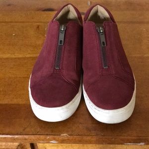 NATURALIZER burgundy suede slip on with zippers